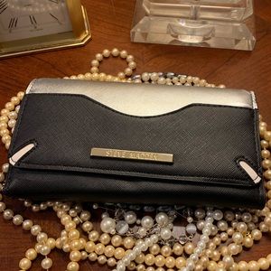 💝💋STEVE MADDEN Black & Silver Trifold Wallet🛍